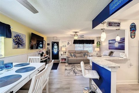 Condominio en venta en New Port Richey, Florida, 1 dormitorio, 72.37 m2 № 1278796 - foto 11