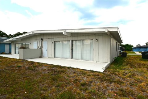 Immobilier commercial à vendre à North Port, Floride: 174.47 m2 № 1274934 - photo 2