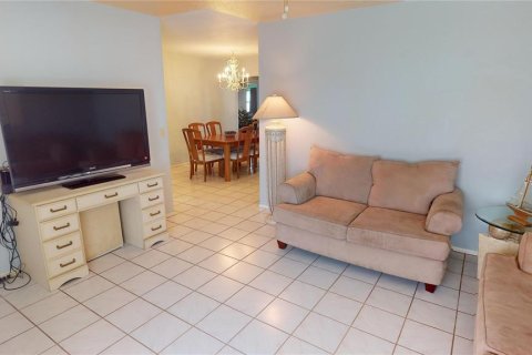 Casa en venta en North Port, Florida, 3 dormitorios, 186.92 m2 № 1354141 - foto 4