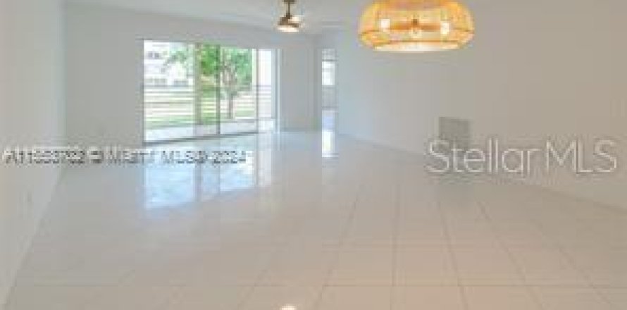 Condominio en Sunrise, Florida, 2 dormitorios  № 1376381