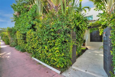 Adosado en venta en Miami Beach, Florida, 2 dormitorios, 138.7 m2 № 1402577 - foto 27