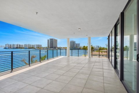 Condo in Miami Beach, Florida, 3 bedrooms  № 1402581 - photo 5