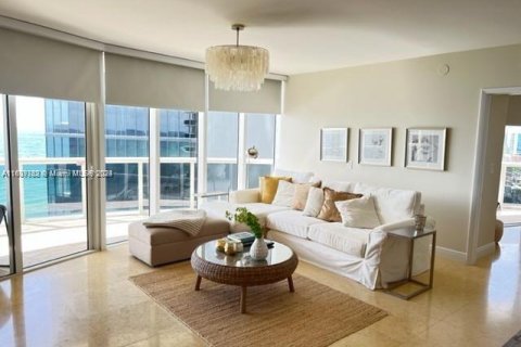 Condo in Sunny Isles Beach, Florida, 2 bedrooms  № 1319259 - photo 12