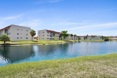 Copropriété à vendre à Sunrise, Floride: 2 chambres, 78.97 m2 № 1172908 - photo 1