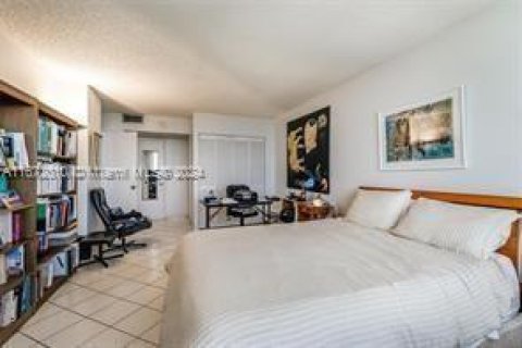 Copropriété à vendre à Miami, Floride: 2 chambres, 113.25 m2 № 1398224 - photo 11