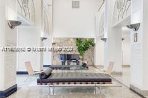 Condominio en venta en Miami, Florida, 2 dormitorios, 113.25 m2 № 1398224 - foto 2