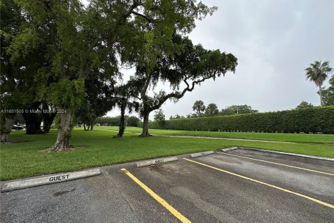 Copropriété à louer à Pembroke Pines, Floride: 2 chambres, 108.7 m2 № 1345456 - photo 23