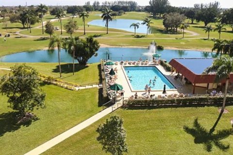 Copropriété à louer à Pembroke Pines, Floride: 2 chambres, 108.7 m2 № 1345456 - photo 26