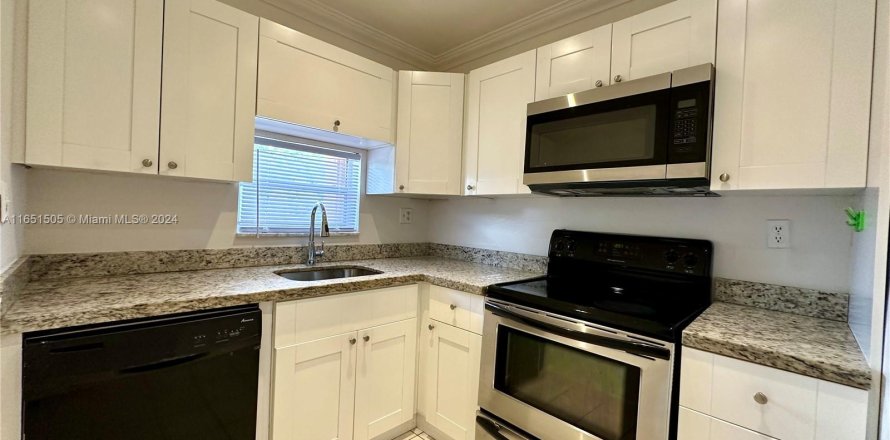 Condo à Pembroke Pines, Floride, 2 chambres  № 1345456