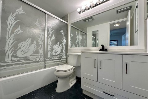 Copropriété à louer à Pembroke Pines, Floride: 2 chambres, 108.7 m2 № 1345456 - photo 14