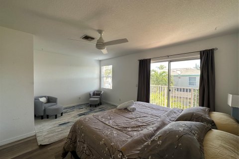 Townhouse in Pompano Beach, Florida 2 bedrooms, 136.01 sq.m. № 1011644 - photo 13