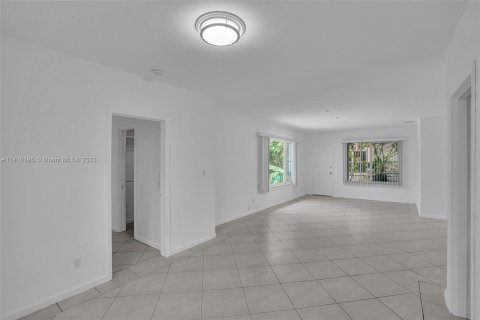 Casa en venta en Surfside, Florida, 3 dormitorios, 157.28 m2 № 618780 - foto 22