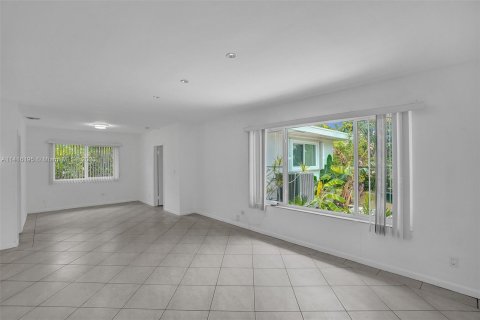 Casa en venta en Surfside, Florida, 3 dormitorios, 157.28 m2 № 618780 - foto 20