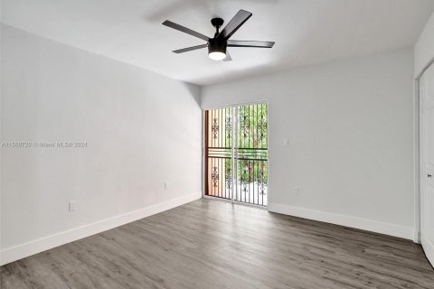 Townhouse in Miami, Florida 3 bedrooms, 128.67 sq.m. № 1117703 - photo 24