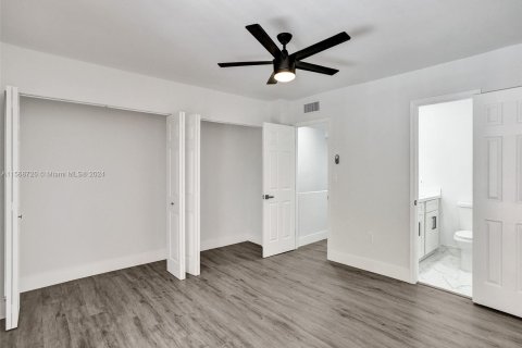 Townhouse in Miami, Florida 3 bedrooms, 128.67 sq.m. № 1117703 - photo 22