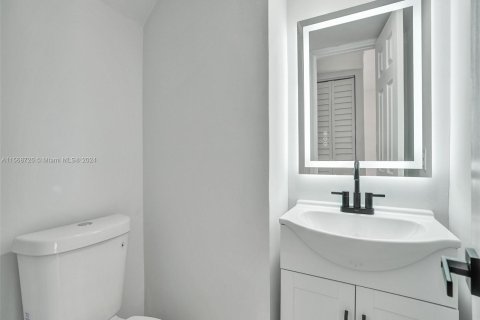 Townhouse in Miami, Florida 3 bedrooms, 128.67 sq.m. № 1117703 - photo 7