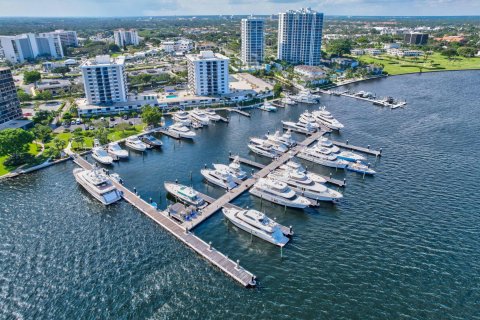 Condo in North Palm Beach, Florida, 1 bedroom  № 1163007 - photo 10