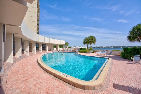 Condo in North Palm Beach, Florida, 1 bedroom  № 1163007 - photo 24