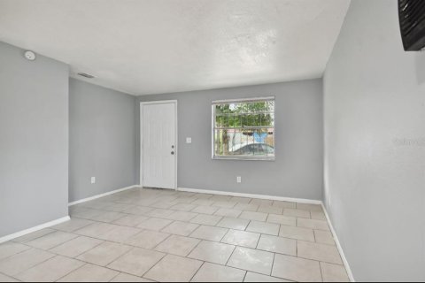 Immobilier commercial à vendre à Tampa, Floride: 130.43 m2 № 1302317 - photo 6