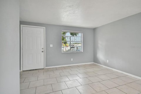 Immobilier commercial à vendre à Tampa, Floride: 130.43 m2 № 1302317 - photo 5