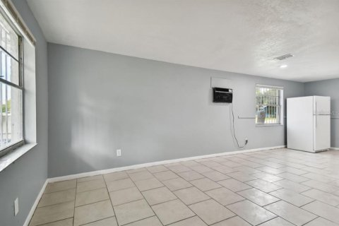 Immobilier commercial à vendre à Tampa, Floride: 130.43 m2 № 1302317 - photo 4