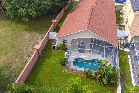 Villa ou maison à vendre à Kissimmee, Floride: 3 chambres, 148.92 m2 № 1302316 - photo 4