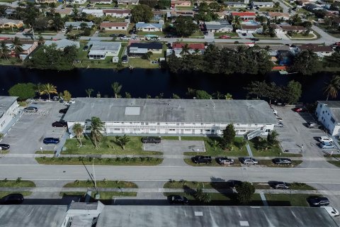 Condominio en venta en Miami Gardens, Florida, 1 dormitorio, 66.05 m2 № 975355 - foto 30