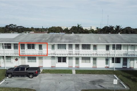 Condominio en venta en Miami Gardens, Florida, 1 dormitorio, 66.05 m2 № 975355 - foto 24