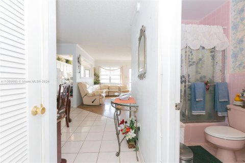 Condominio en venta en Miami Gardens, Florida, 1 dormitorio, 66.05 m2 № 975355 - foto 19