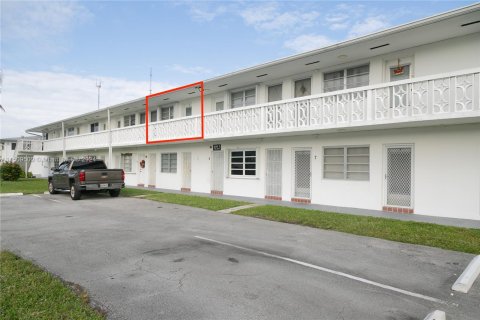 Condominio en venta en Miami Gardens, Florida, 1 dormitorio, 66.05 m2 № 975355 - foto 2
