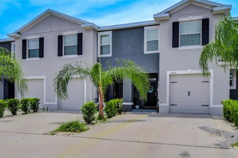 Townhouse in Wesley Chapel, Florida 3 bedrooms, 155.43 sq.m. № 1194737 - photo 1