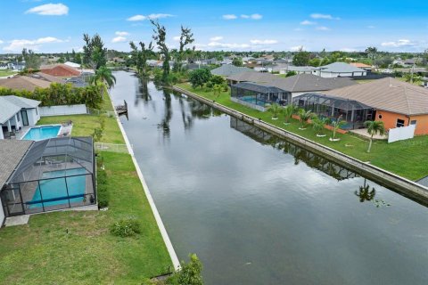 Villa ou maison à vendre à Cape Coral, Floride: 4 chambres, 186.36 m2 № 875486 - photo 10
