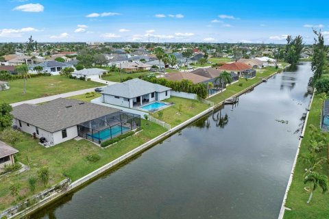 Villa ou maison à vendre à Cape Coral, Floride: 4 chambres, 186.36 m2 № 875486 - photo 16