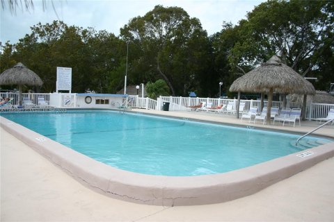 House in Key Largo, Florida 2 bedrooms, 33.44 sq.m. № 835770 - photo 28
