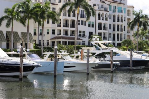 Condo in Aventura, Florida, 4 bedrooms  № 907766 - photo 29