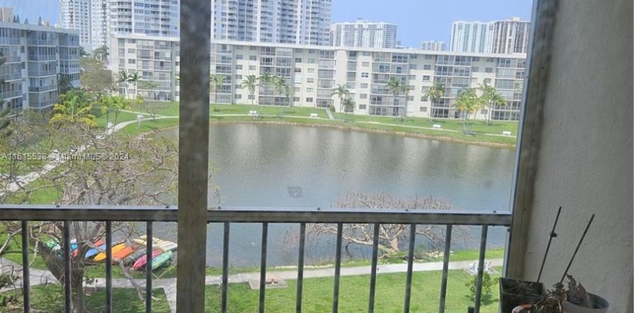 Condo in Aventura, Florida, 1 bedroom  № 1237875