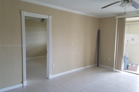 Copropriété à vendre à Aventura, Floride: 1 chambre, 71.35 m2 № 1237875 - photo 10