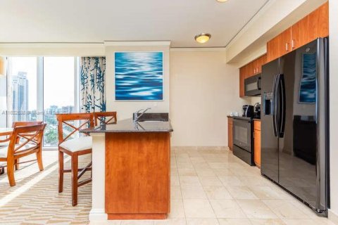 Condominio en venta en Sunny Isles Beach, Florida, 1 dormitorio, 94.85 m2 № 1220980 - foto 7