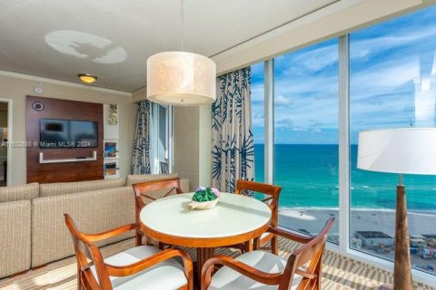 Condominio en venta en Sunny Isles Beach, Florida, 1 dormitorio, 94.85 m2 № 1220980 - foto 13