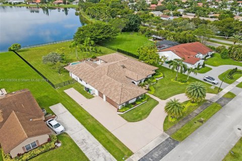 Casa en venta en Davie, Florida, 4 dormitorios, 427.35 m2 № 929234 - foto 2