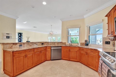 Villa ou maison à vendre à Davie, Floride: 4 chambres, 427.35 m2 № 929234 - photo 29