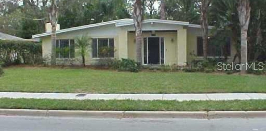 House in Tampa, Florida 3 bedrooms, 175.68 sq.m. № 1415940