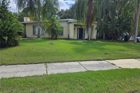 House in Tampa, Florida 3 bedrooms, 175.68 sq.m. № 1415940 - photo 2