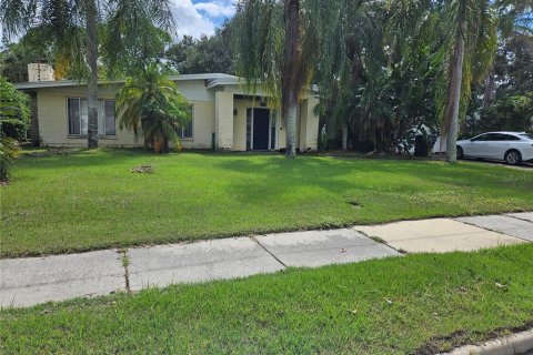 House in Tampa, Florida 3 bedrooms, 175.68 sq.m. № 1415940 - photo 3