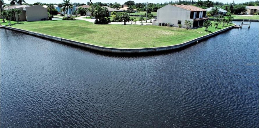 Terrain à Punta Gorda, Floride № 881387