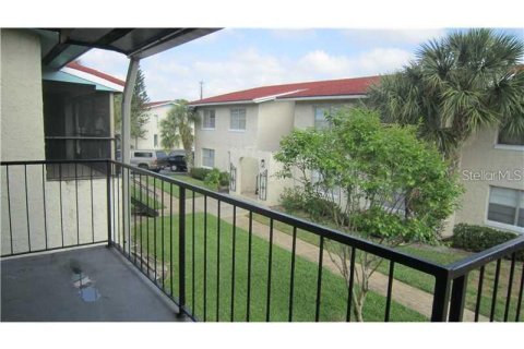 Condo in Casselberry, Florida, 2 bedrooms  № 1350356 - photo 11