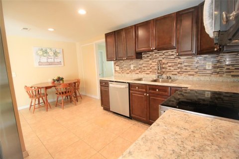 House in Hudson, Florida 3 bedrooms, 103.86 sq.m. № 1347282 - photo 4