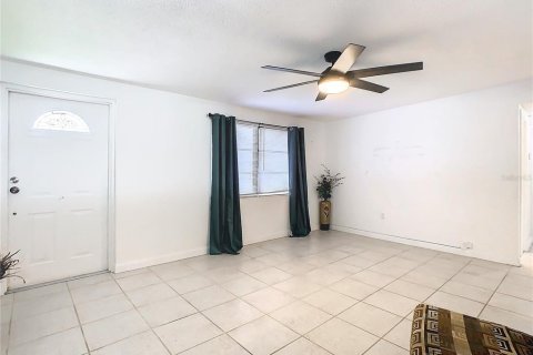 House in Winter Haven, Florida 2 bedrooms, 133.22 sq.m. № 1347007 - photo 6