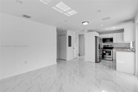 Immobilier commercial à vendre à Miami, Floride № 1388065 - photo 6