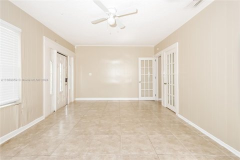 House in West Palm Beach, Florida 3 bedrooms, 101.08 sq.m. № 1388062 - photo 6